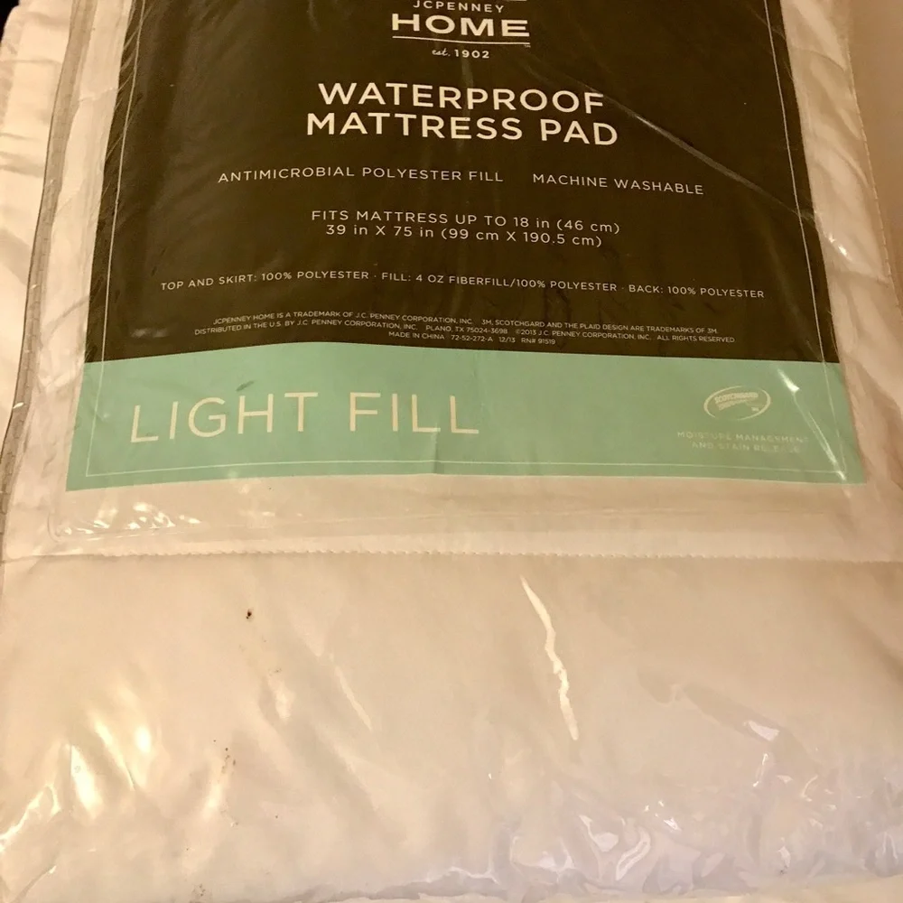 NWT JCPenney Home Waterproof Mattress Pad